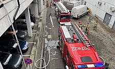 Groźny pożar na parkingu Wola Parku. Właściciel poszedł na zakupy