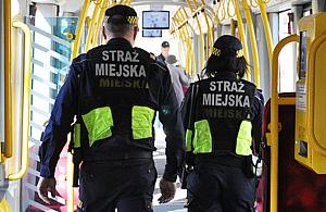 Bezdomny twierdził, że znalazł kartę płatniczą i smartfon