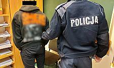 Rekordziści schwytani w Józefowie. Ukradli 105 tablic jednej nocy