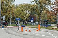 Ratusz bierze kredyt na... zielony dach dla pustego parkingu