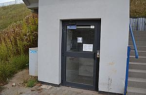 Windy przy wiadukcie kolejowym w Chotomowie do likwidacji? Gmina nie chce płacić za naprawę