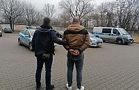 Znalaz� dokumenty, za��da� 1500 z� nagrody