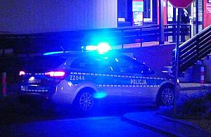 Niemowlę leżało na jezdni. Pijana ciotka straciła przytomność