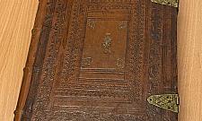 Skarby w kolekcji UKSW. Najstarsze książki mają sześć wieków