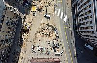 Rośnie opóźnienie placu "pięciu rogów". Na osłodę znaleźli ułańską szablę