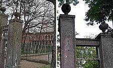 Ostatnia pamiątka po dawnych Górcach. "Ratujmy bramę Strzeleckich!"