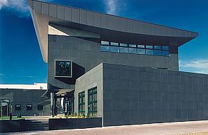 Japońska świątynia kapitalizmu. Niezwykły biurowiec w Wawrze