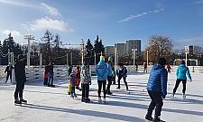 Wypożyczasz łyżwy, zostaw dowód. Klienci lodowiska oburzeni