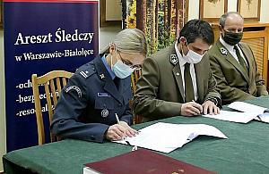 Więźniowie posprzątają lasy. Umowa aresztu na Białołęce z nadleśnictwem