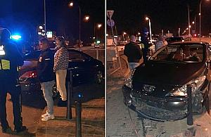 Pijany uczył jeździć pijaną. Efekt: skoszone słupki w Radości