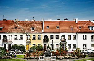 Plac Konfederacji z bulodromem i stołami do ping-ponga?