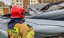 Wichura zrywała dachy, wyrywała drzewa. Tysiące interwencji w Warszawie