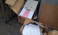 PESEL-e, adresy, numery paszportów. Dane osobowe w zwykłym śmietniku na Woli