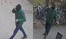 Kradzież roweru na Bródnie. Policja szuka tego mężczyzny