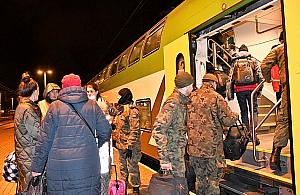 Pociąg humanitarny przywiózł do Warszawy 650 uchodźców