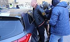 Udawali policjantów, okradali prostytutki