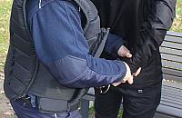 24-latek poszed� "na ciuchy". Chcia� ukra�� trzy pary spodni