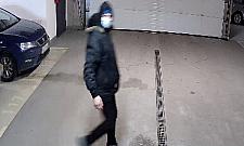 Kradzież toyoty na Tarchominie. Policja szuka podejrzanego