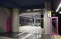 Wkrótce więcej pasażerów w metrze. Co z ciasnym przejściem na Świętokrzyskiej?