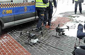 Zacisze "trzepane" przez strażników miejskich. Kolejny warsztat spalał przepracowany olej