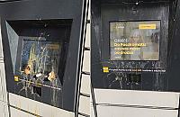 Paczkomaty na Jelonkach pod ostrzałem... jaj. "Nikt normalny tego nie robi"