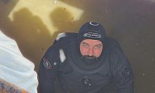 Wiceburmistrz zanurkował w fontannie. "Uruchomimy ją na lato"