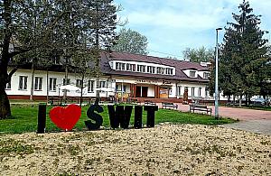 Bezpłatna kawiarenka "w zaroślach" koło Świtu