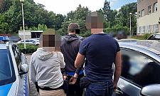 Dotkliwie pobili 22-latka. Prokurator uznał, że dozór policyjny wystarczy