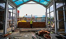 Były szklarnie, będą restauracje. Niezwykła inwestycja obok Wola Parku