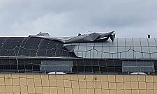 "Zawrotne" tempo naprawy dachu hali sportowej po zimowej wichurze