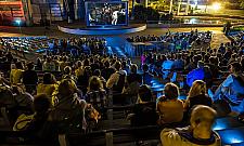 Wakacyjne kino w amfiteatrze. Jakie filmy zobaczymy?