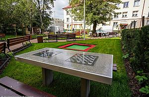 Bujne trawy i plac zabaw w centrum Mirowa? Czas na głosowanie