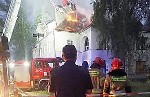 Pożar na Bemowie. Płonął budynek dawnej Wytwórni Amunicji przy Waldorffa
