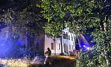 Pożar na Bemowie. Płonął budynek dawnej Wytwórni Amunicji przy Waldorffa