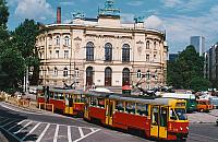 Najbardziej warszawskie z warszawskich tramwaj�w. "Par�wki" zn�w na ulicach