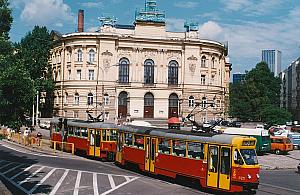 Najbardziej warszawskie z warszawskich tramwajów. "Parówki" znów na ulicach