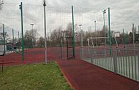 Dla kogo są boiska przy Zachodzącego Słońca? Dyrekcja szkoły zlekceważyła pytania dziennikarza