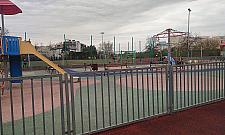 Dla kogo są boiska przy Zachodzącego Słońca? Dyrekcja szkoły zlekceważyła pytania dziennikarza