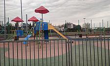 Dla kogo są boiska przy Zachodzącego Słońca? Dyrekcja szkoły zlekceważyła pytania dziennikarza