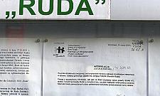 Tablice dezinformacji na Rudzie. Po co stoją, skoro są niepotrzebne?