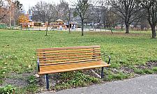 Wielka wymiana ławek w wolskich parkach. "Byle nie pod moim oknem"