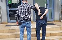 Krwawy napad w Marysinie Wawerskim. No�em usi�owa� zabi� ojczyma