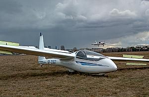 Szybowce uziemione. Petycja w sprawie przywrócenia lotów na lotnisku Warszawa-Babice