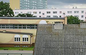 Wciąż mnóstwo eternitu na dachach. Białołęka w czołówce
