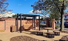 Przy wawerskim ratuszu powstał skwer