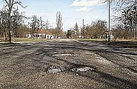 Tak, to ciągle Warszawa. Waldorffa czeka na remont od dekad