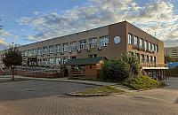 Podstawówka na Jelonkach pęka w szwach. Jest przełom w sprawie rozbudowy