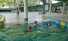 Bezpłatne pływanie i nowe atrakcje na basenie