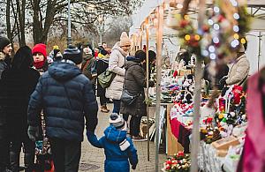 Włoskie klimaty, francuskie grzechy, joga i psychologia koloru. Listopadowa mieszanka w BCK