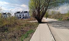 Absurd z ulicy Chodzieskiej. Kuriozalne "śledztwo" w sprawie chodnika